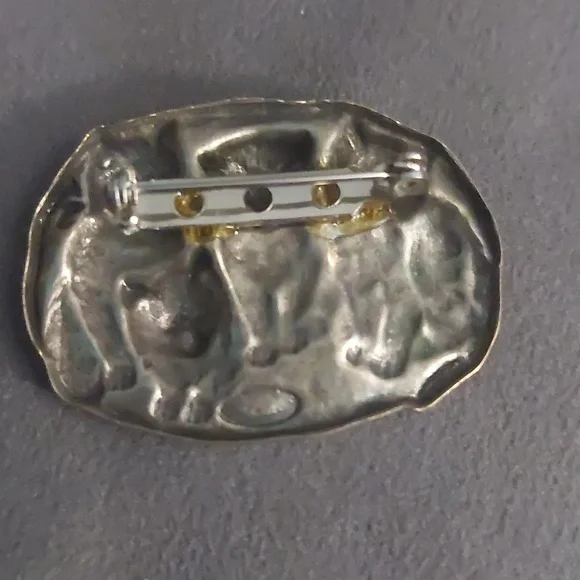 Vintage Silver/Pewter Toned Cats Lightweight Brooch Pin - Picture 2 of 16